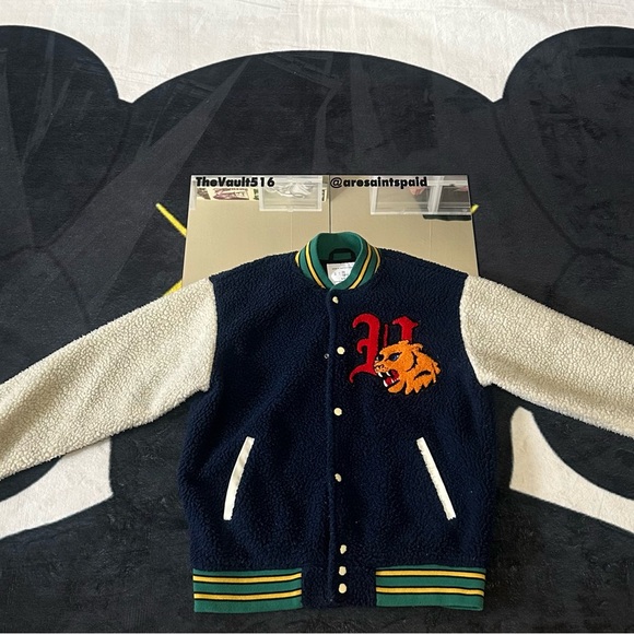 Urban Outfitters Sherpa Graphic Varsity Jacket - SIZE M - Picture 3 of 11